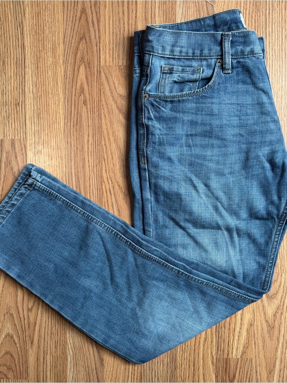 Lee Men's Straight Fit Denim Jeans in Medium Blue